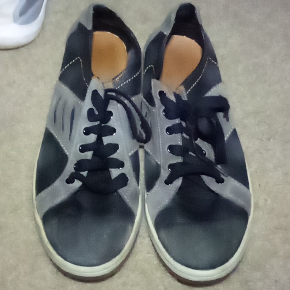 Men's size 10 shoes